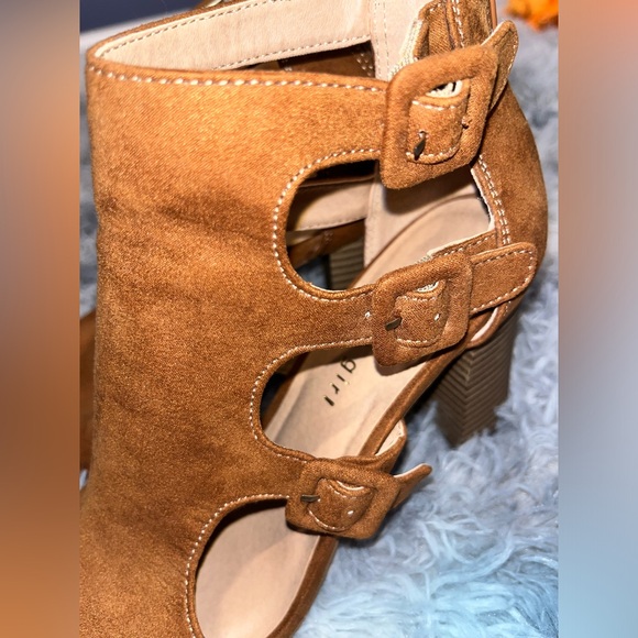 Madden Girl Beatrik Sandals - Picture 2 of 11